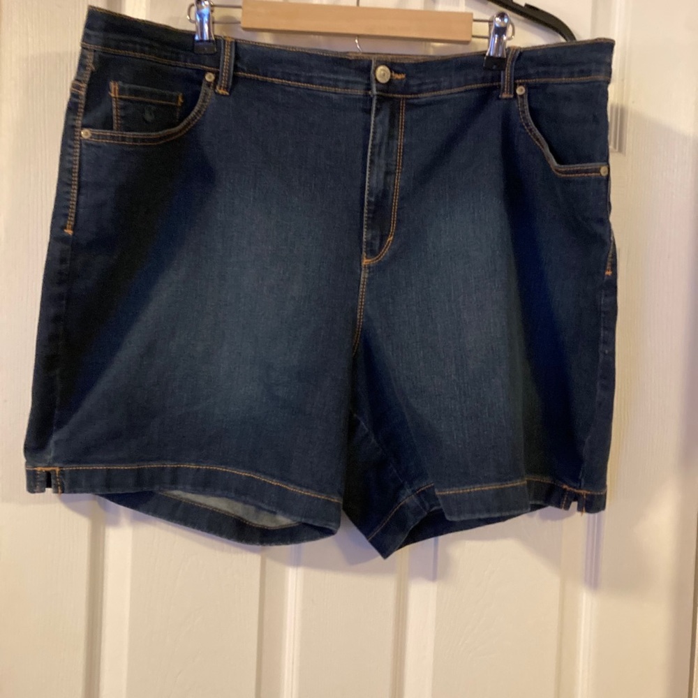 Woman’s 20W shorts